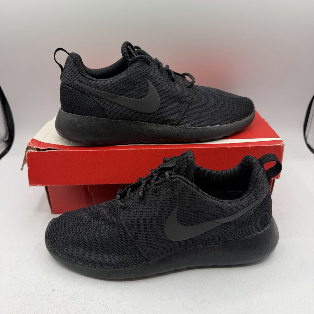 Nike Roshe One Running Shoes Womens Sz 6.5 Black/Black‎ Sneakers 511882-096